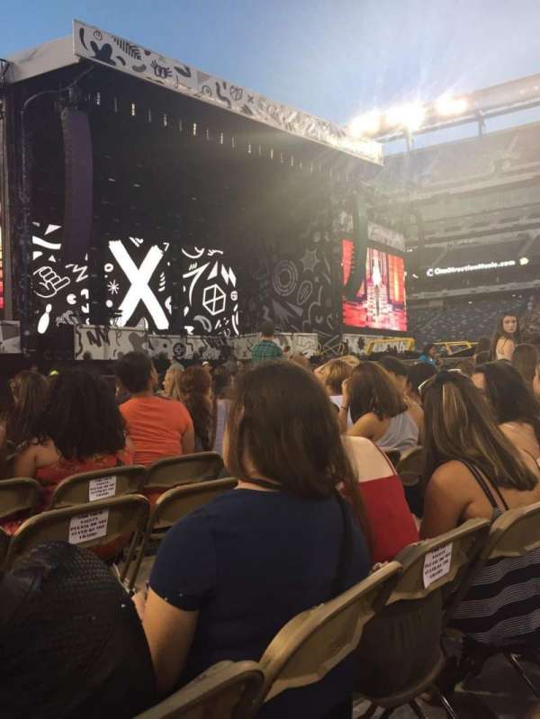 MetLife Stadium, section: Floor 5, row: 26
