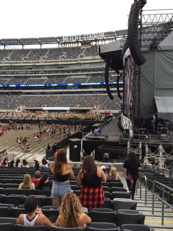 MetLife Stadium, section: 110, row: 17, seat: 2