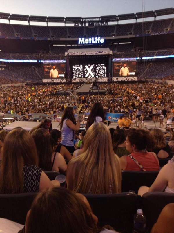 MetLife Stadium, section: 126, row: 10, seat: 11