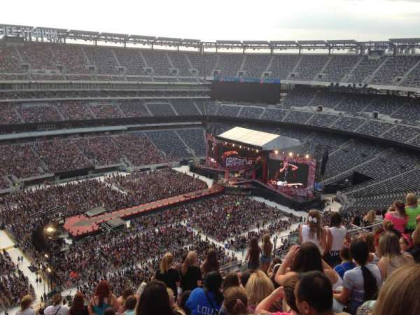 MetLife Stadium, section: 317, row: 17, seat: 19