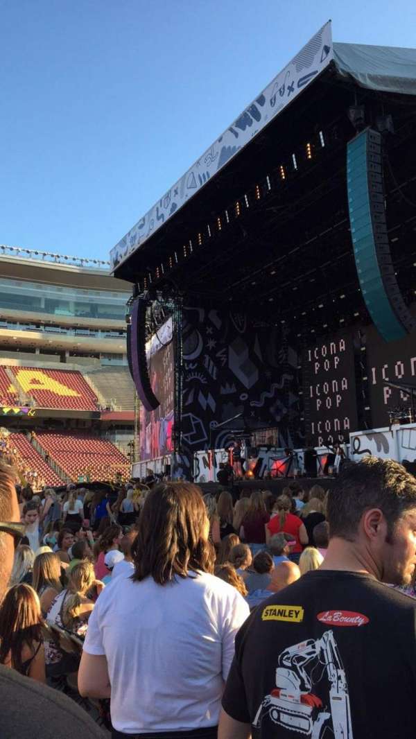 Huntington Bank Stadium, section: B, row: 11, seat: 1
