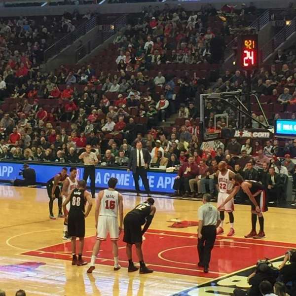 United Center, section: 109, row: 14, seat: 6