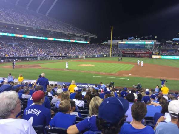 Kauffman Stadium, section: 136, row: S, seat: 5