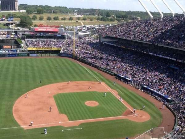 Kauffman Stadium, section: 412, row: NN, seat: 5
