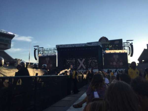 Huntington Bank Stadium, section: J, row: 28, seat: 2