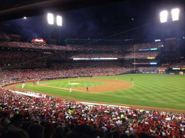 Busch Stadium, section: 137, row: 28, seat: 16