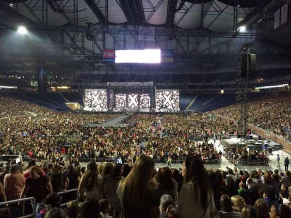 Ford Field, section: 118, row: 28, seat: 4
