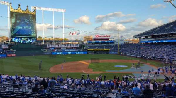 Kauffman Stadium, section: 221, row: LL, seat: 13