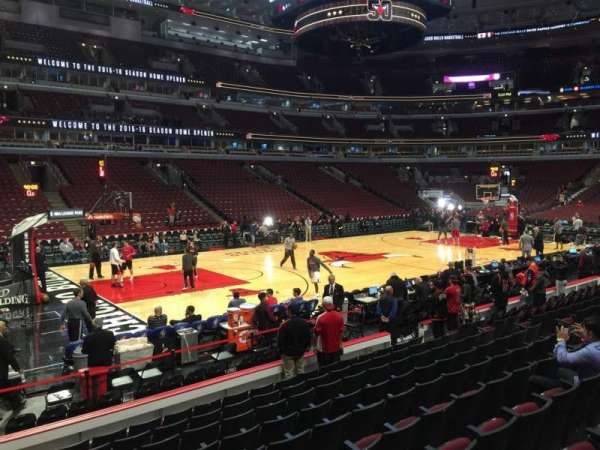 United Center, section: 102, row: 10, seat: 19