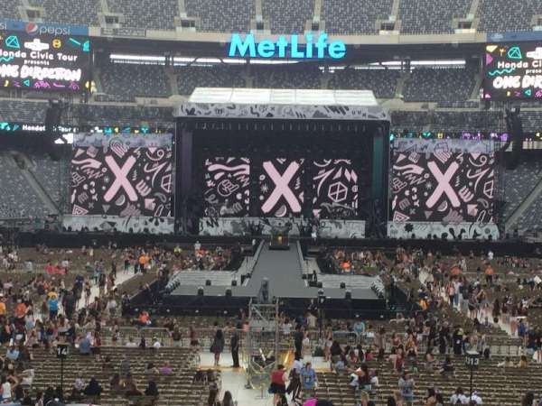 MetLife Stadium, section: 126, row: 24, seat: 13