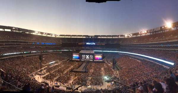 MetLife Stadium, section: 224B, row: 9, seat: 11