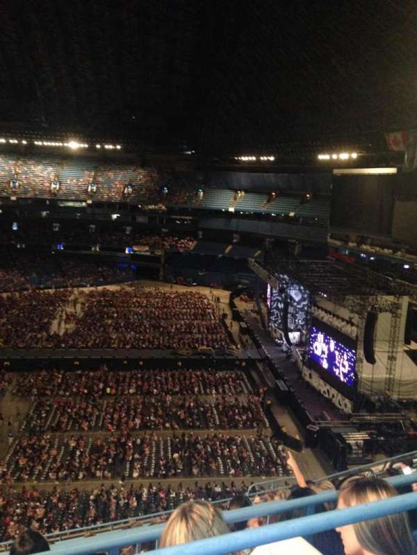 Rogers centre, section: 509, row: 25, seat: 2