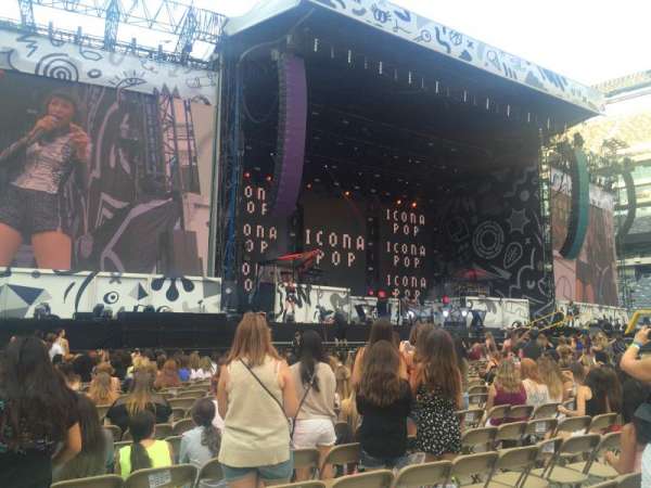 MetLife Stadium, section: Floor 5, row: 19, seat: 19