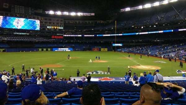 Rogers Centre, section: 125L, row: 28, seat: 107