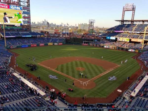 Citizens Bank Park, section: 321, row: 3, seat: 15
