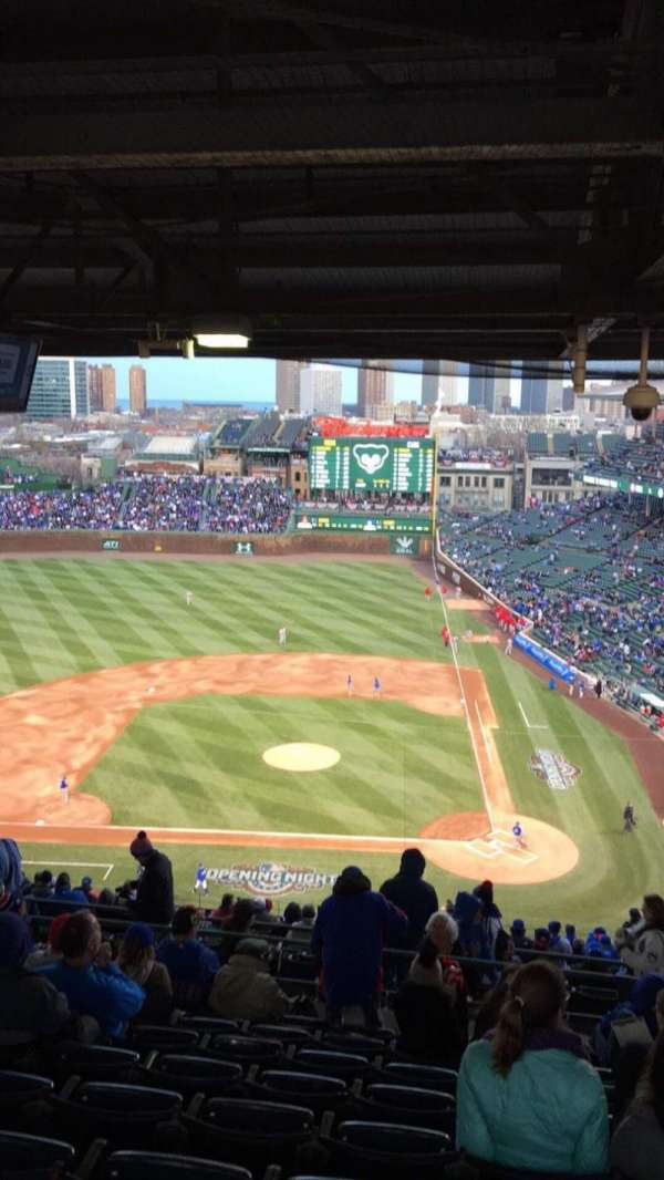 Wrigley Field, section: 413L, row: 9, seat: 9