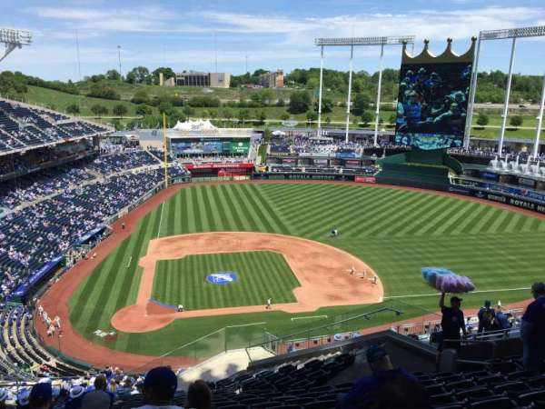 Kauffman Stadium, section: 427, row: LL, seat: 16