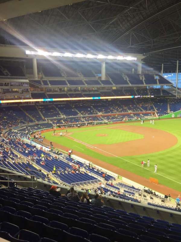 LoanDepot Park, section: 204a, row: 3, seat: 4