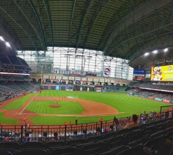 Daikin Park, section: 224, row: 5, seat: 4