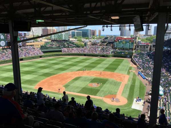 Wrigley Field, section: 414L, row: 9, seat: 18