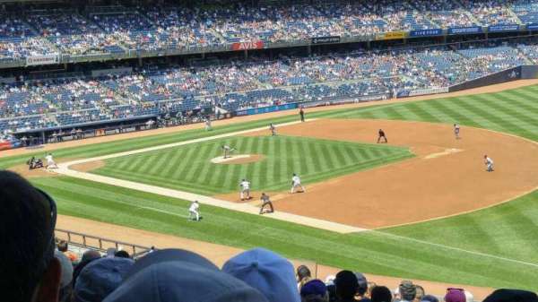 Yankee Stadium, section: 212, row: 14, seat: 14