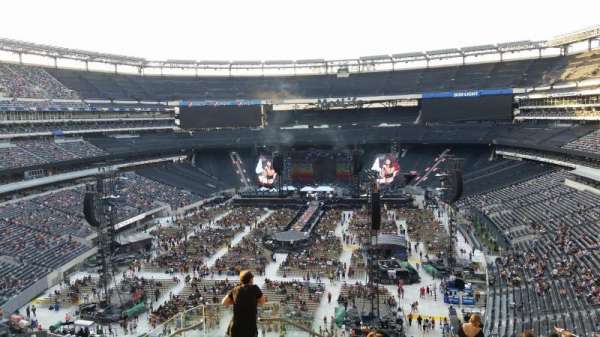 MetLife Stadium, section: 224b, row: 9, seat: 26