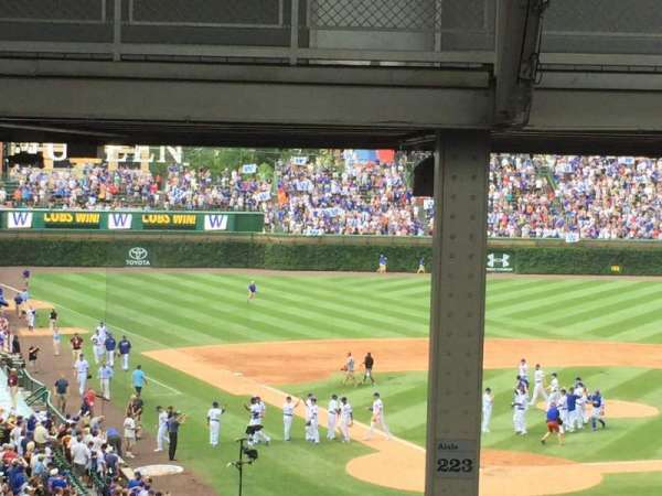 Wrigley Field, section: 218, row: 21, seat: 16