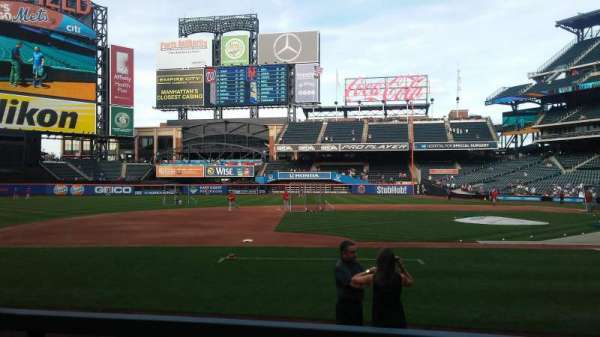 Citi Field, section: 122, row: 21, seat: 14