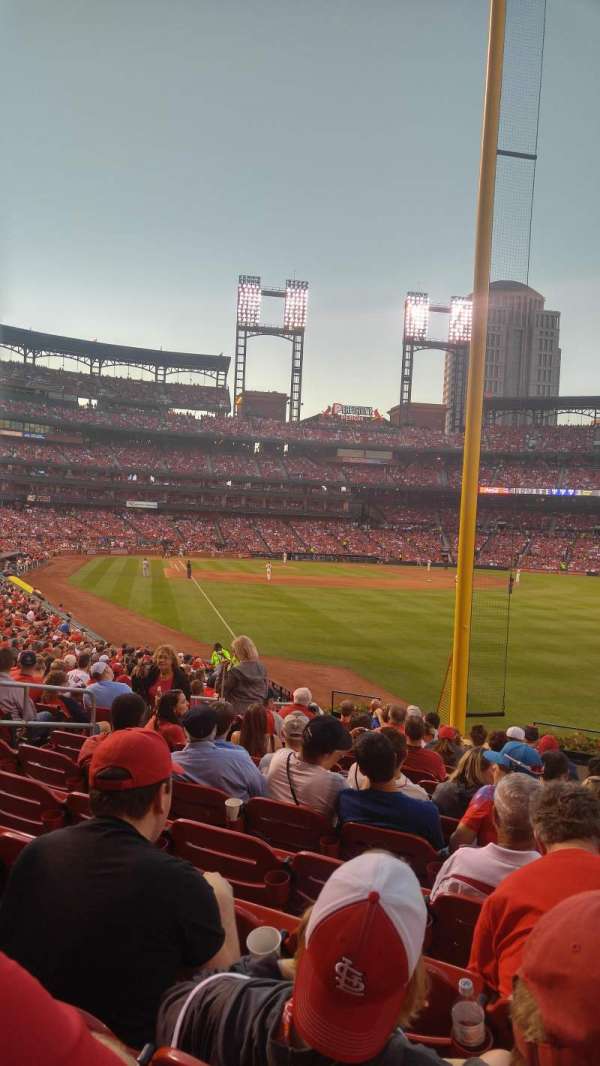 Busch Stadium, section: 130, row: 17, seat: 9