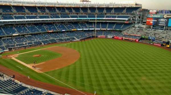 Yankee Stadium, section: 410, row: 1, seat: 7