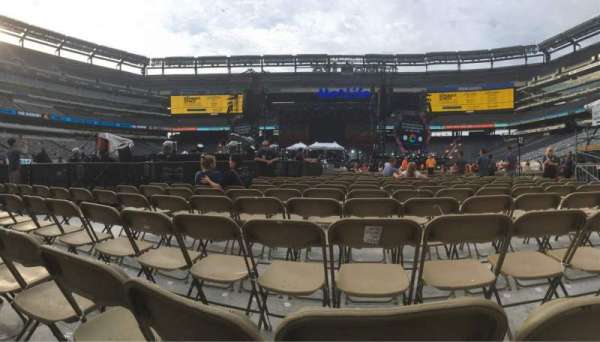 Metlife Stadium, section: Floor 13, row: 19, seat: 3-10
