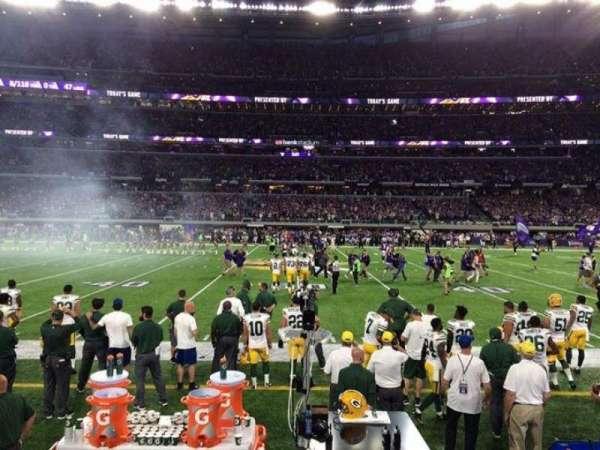 U.S. Bank Stadium, section: V3, row: 1