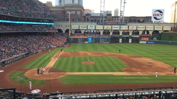Daikin Park, section: 224, row: 5, seat: 3