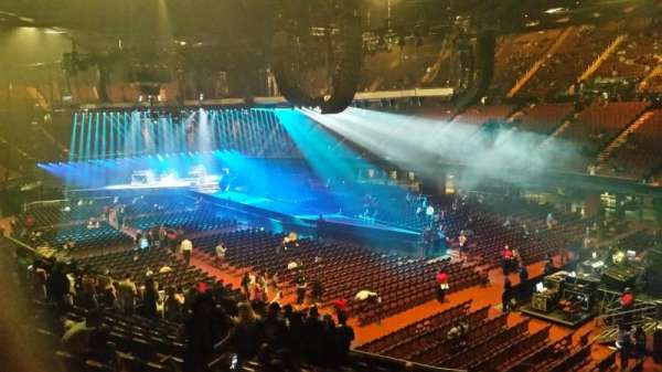 Kia Forum, section: 132, row: 15, seat: 11