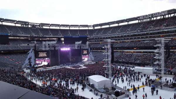 MetLife Stadium, section: 233, row: 1, seat: 3