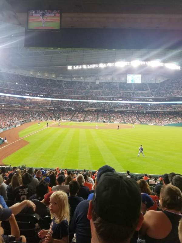 Daikin Park, section: 152, row: 17, seat: 21