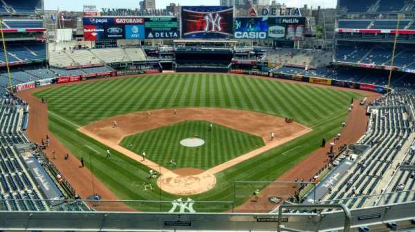 Yankee Stadium, section: 320b, row: 6, seat: 2