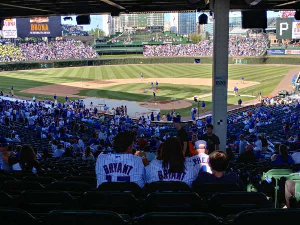 Wrigley Field, section: 216, row: 20, seat: 27