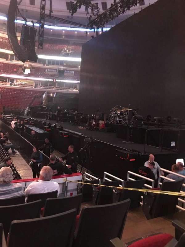 United Center, section: 121, row: 7, seat: 3