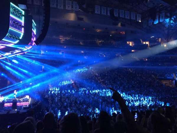 American Airlines Center, section: 121, row: V, seat: 4