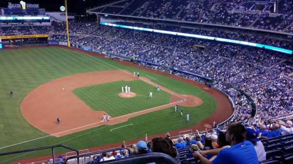 Kauffman Stadium, section: 409, row: BB, seat: 2