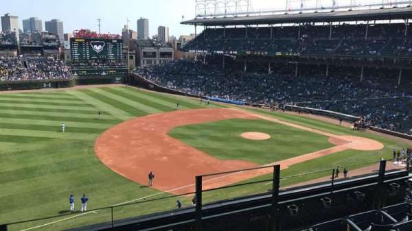 Wrigley Field, section: 307L, row: 4, seat: 22