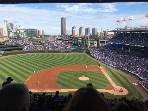 Wrigley Field, section: 412L, row: 4, seat: 8
