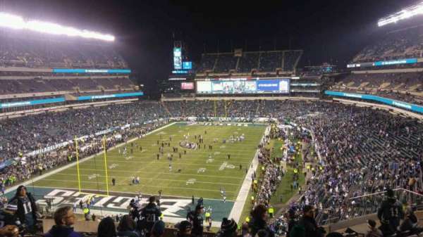 Lincoln Financial Field, section: M13, row: 17, seat: 18