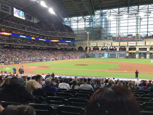 Daikin Park, section: 125, row: 25, seat: 11