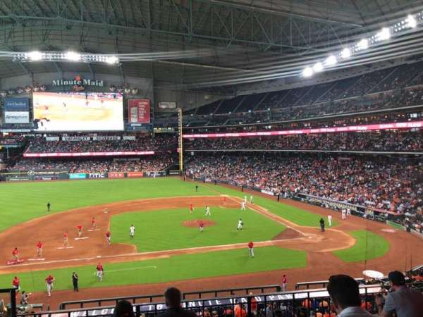 Daikin Park, section: 213, row: 5, seat: 4
