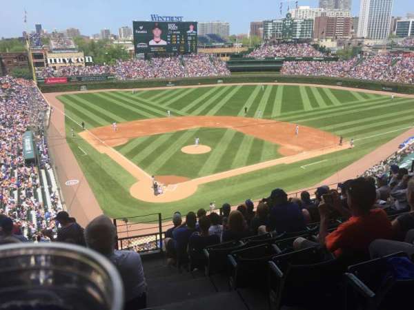 Wrigley Field, section: 320R, row: 9, seat: 16