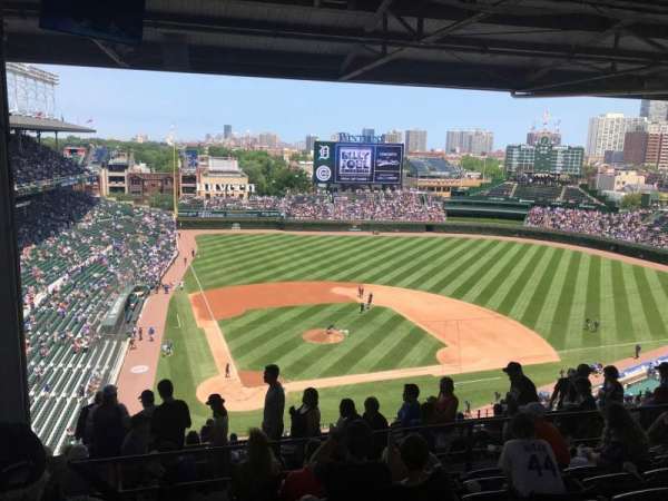Wrigley Field, section: 421R, row: 7, seat: 5