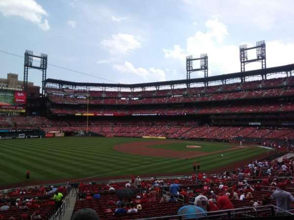 Busch Stadium, section: 163, row: 22, seat: 21