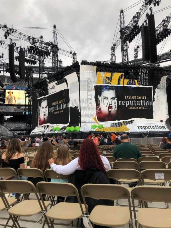 MetLife Stadium, section: Floor 4, row: 23, seat: 14